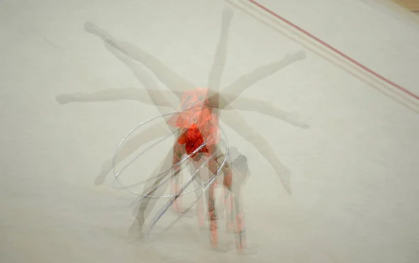 Una Gimnasta Compite Durante Campeonato Gimnasia Rítmica China 2012 Ciudad — Foto de Stock