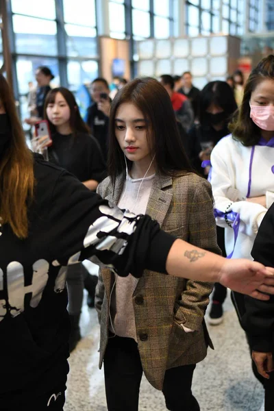 Cantante Actriz China Jingyi Representa Aeropuerto Internacional Shanghai Hongqiao Shanghai —  Fotos de Stock