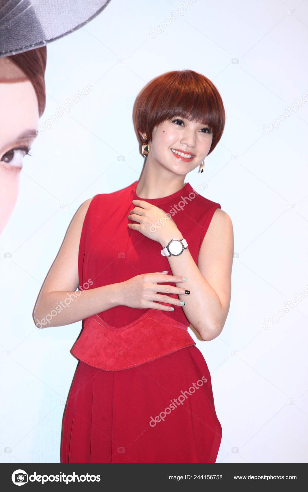 Taiwanese Singer Rainie Yang Poses Press Conference Rainie Yang Love