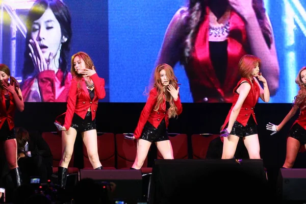 Membros Girl Group Sul Coreano Ara Apresentam Seu Primeiro Show — Fotografia de Stock