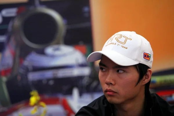 Китайский Пилот Формулы Цинхуа Принял Участие Пресс Конференции Hrt Шанхае — стоковое фото
