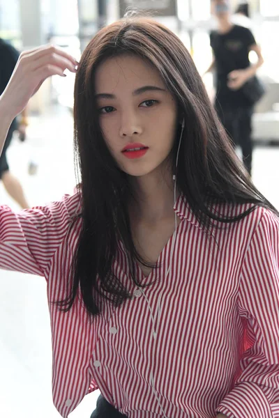 Cantante Actriz China Jingyi Llega Aeropuerto Internacional Shanghai Hongqiao Antes —  Fotos de Stock