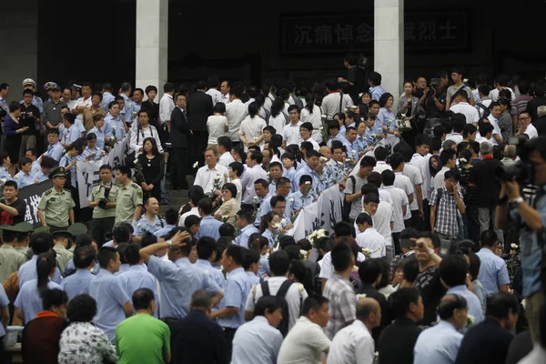 Migliaia Persone Vengono Alla Hangzhou Funeral House Porgere Gli Ultimi — Foto Stock