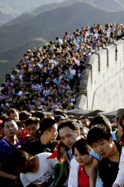 Turisti Affollano Grande Muraglia Badaling Durante Festa Nazionale Pechino Cina — Foto Stock