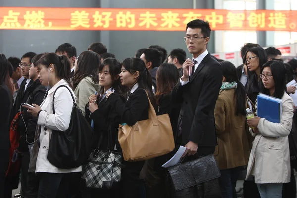 Puestos Multitudes Estudiantes Chinos Durante Una Feria Empleo Shanghai China — Foto de Stock