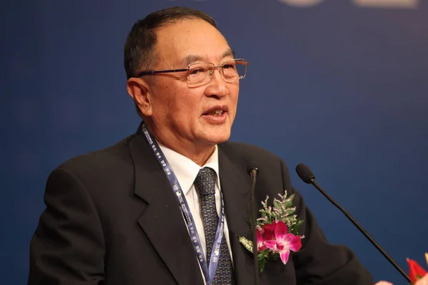 Liu Chuanzhi Preşedinte Preşedinte Legend Holdings Ţine Discurs Cadrul Conferinţei — Fotografie, imagine de stoc