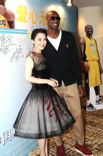 Superstar Nba Kobe Byrant Attrice Cinese Qing Partecipano Banchetto Beneficenza — Foto Stock
