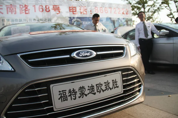 Ford Mondeo Zobrazen Během Autosalonu Qingdao Město Východní Provincie Shandong — Stock fotografie