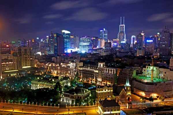 2012年7月23日 中国上海摩天大楼和高层建筑 外滩起源与浦西天际线的夜景 — 图库照片