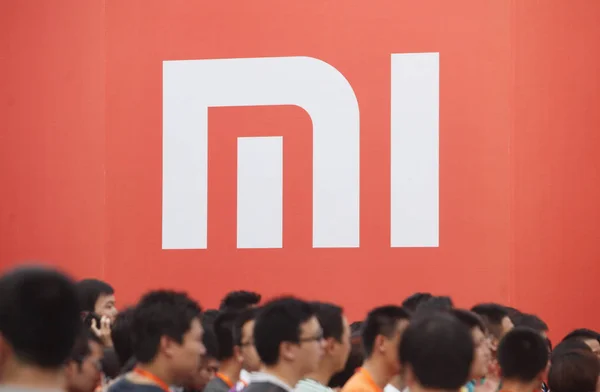 Los Visitantes Congregan Ceremonia Lanzamiento Del Teléfono Inteligente Xiaomi Two — Foto de Stock