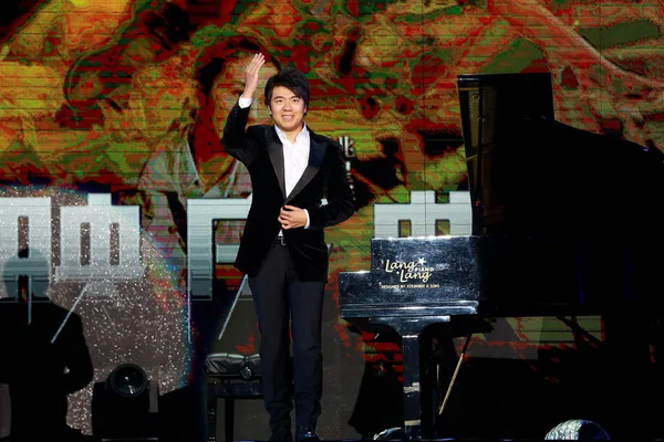 Chinese Pianist Lang Lang Waves Audience World Premiere Celebration Hong — Stock Photo, Image