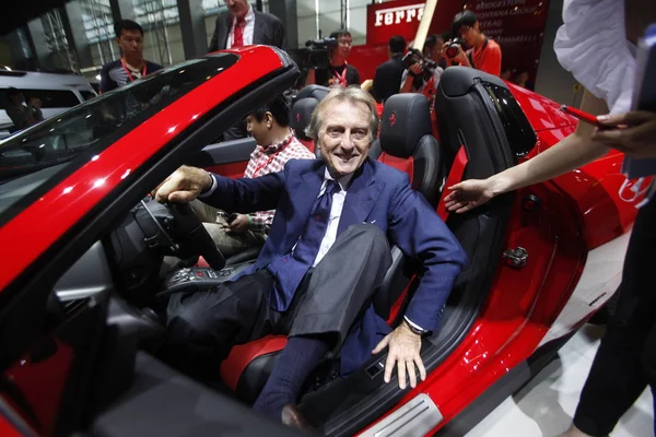 Ferrari Ordförande Luca Montezemolo Provar Ferrari 458 Italia Spyder Den — Stockfoto