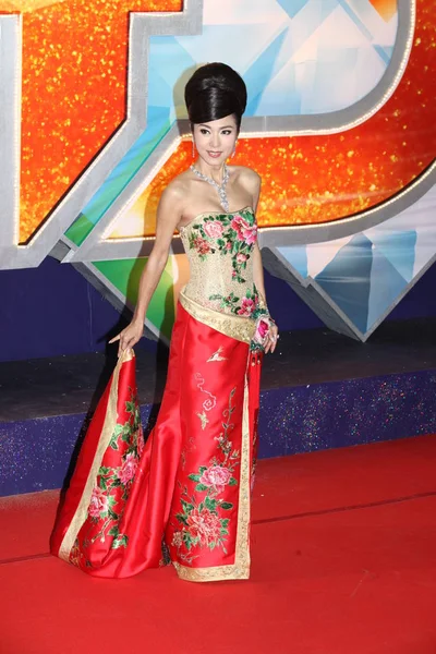 香港女演员任志刚在香港 Tvb 周年颁奖典礼上的红地毯上摆姿势 2012年12月17日 — 图库照片