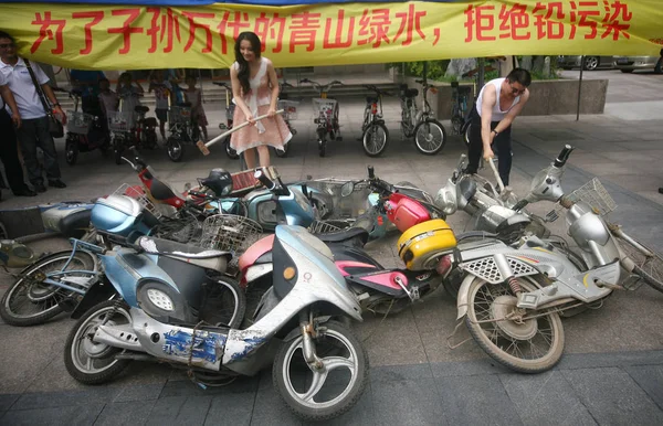 Multimillonario Filántropo Chino Chen Guangbiao Derecha Presidente Jiangsu Huangpu Recycling —  Fotos de Stock