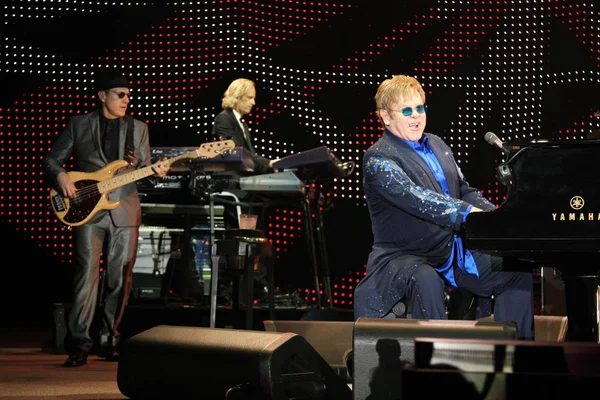 Cantante Inglés Elton John Actúa Durante Concierto Centro Convenciones Exposiciones —  Fotos de Stock