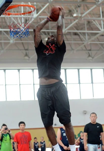 Nba Stjärnan Miami Heat Lebron James Dunks Hans Kina Turné — Stockfoto