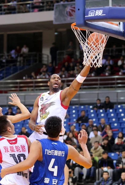 Tracy Mcgrady Los Qingdao Eagles Arriba Salta Para Anotar Contra — Foto de Stock