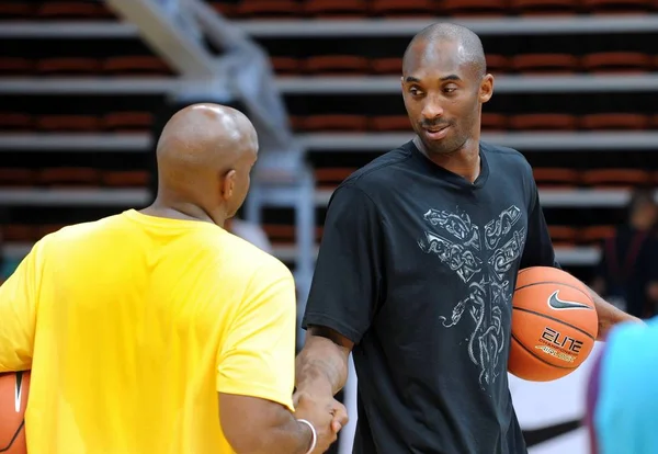 Superstar Nba Kobe Bryant Assiste Événement Pour Rencontrer Les Fans — Photo