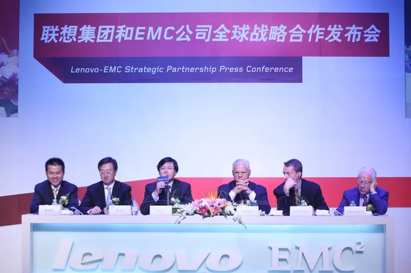 Yang Yuanqing Izquierda Presidente Ceo Lenovo Joe Tucci Derecha Presidente — Foto de Stock