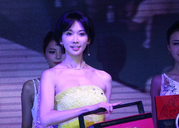 Tchajwanský Modelkou Herečkou Lin Chi Ling Žlutá Představuje Během Propagační — Stock fotografie