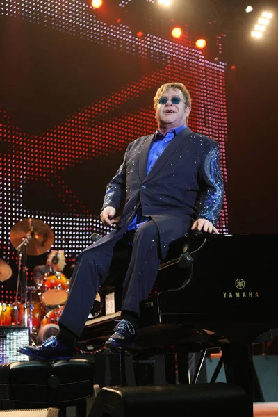 Cantor Inglês Elton John Apresenta Durante Seu Concerto Centro Convenções — Fotografia de Stock