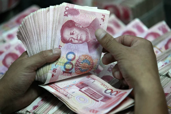 Funcionário Chinês Conta Contas Rmb Renminbi Yuan Banco Cidade Huaibei — Fotografia de Stock