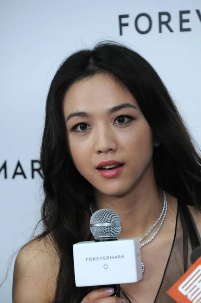 Chińska Aktorka Tang Wei Uczęszcza Pokaz Mody Diamond Forevermark Pekinie — Zdjęcie stockowe