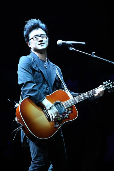 Cantante Chino Wang Feng Realiza Durante 2012 Zhangbei Grassland Music — Foto de Stock