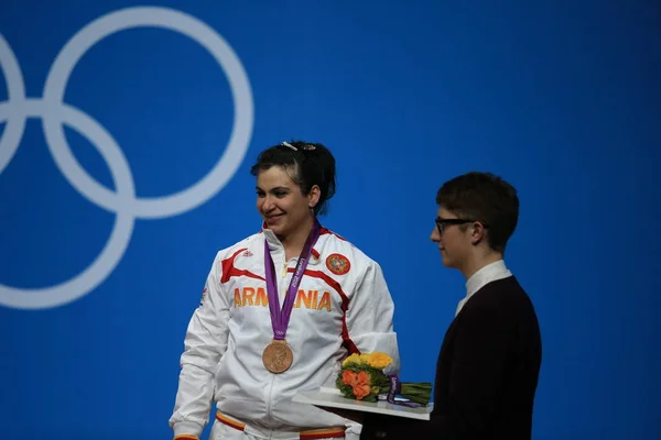 Médaillée Bronze Hripsime Khurshudyan Arménie Pose Lors Cérémonie Remise Des — Photo