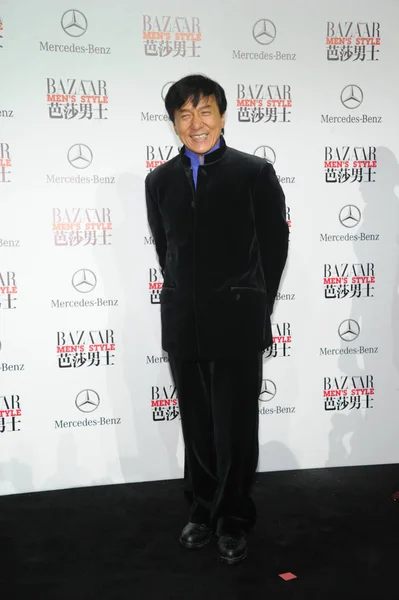 Hong Kong Kungfu Superster Jackie Chan Vormt Als Hij Voor — Stockfoto