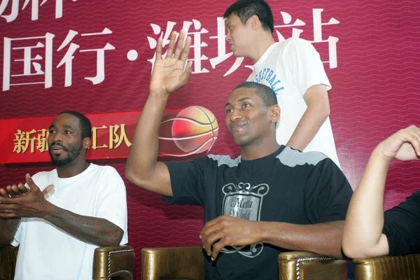 Nba Superstar Metta World Peace Black Waves Fans His China — Stock Photo, Image