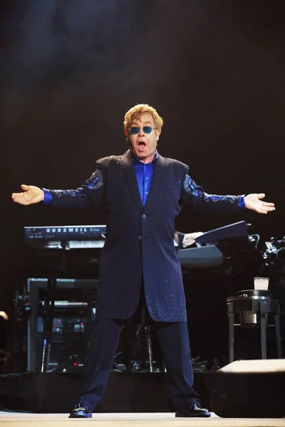 Engelska Sångare Elton John Utför Sin Konsert Mercedes Benz Arena — Stockfoto