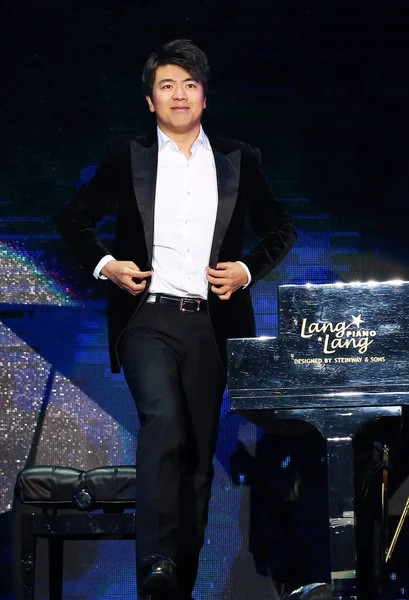 Pianista Chino Lang Lang Posa Durante Una Celebración Del Estreno — Foto de Stock