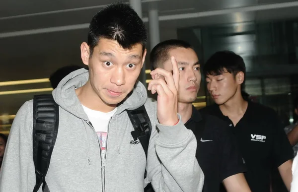 Bintang Basket Nba Jeremy Lin Digambarkan Setelah Tiba Bandara Internasional — Stok Foto