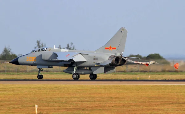 Fighter Bomber Lands Zhuhai Sanzao Airport Preparation 9Th China International — 图库照片