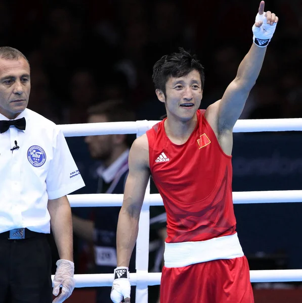 Chinas Zou Shiming Derecha Celebra Después Derrotar Kaeo Pongprayoon Tailandia — Foto de Stock