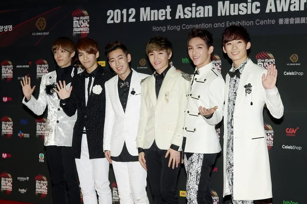 Mitglieder Der Südkoreanisch Chinesischen Boygroup Timez Posieren Auf Dem Roten — Stockfoto