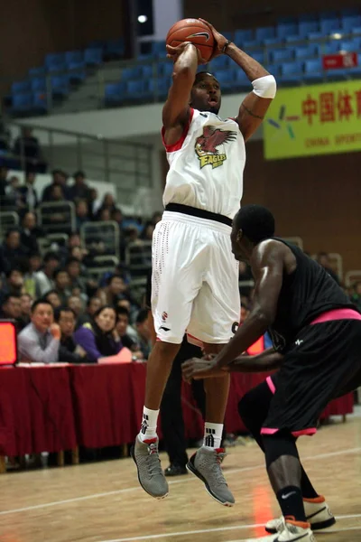 Tracy Mcgrady Skoky Vlevo Qingdao Eagles Střílet Proti American All — Stock fotografie