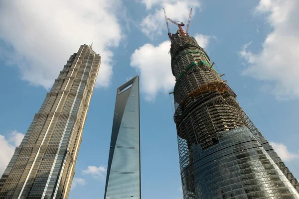 Shanghai Tower Jobb Építés Alatt Mellett Jinmao Torony Balra Shanghai — Stock Fotó