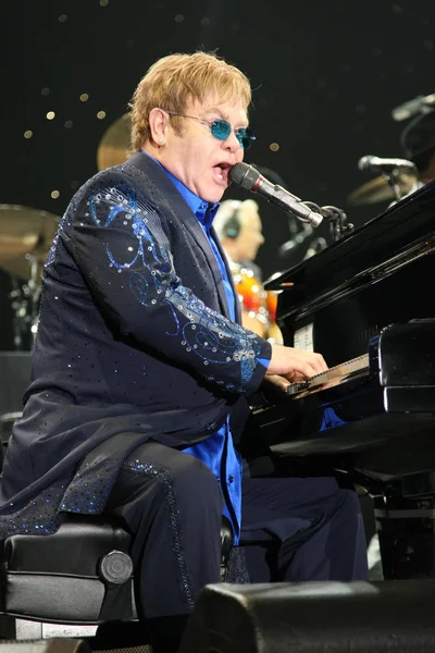 Cantante Inglés Elton John Actúa Durante Concierto Centro Convenciones Exposiciones — Foto de Stock