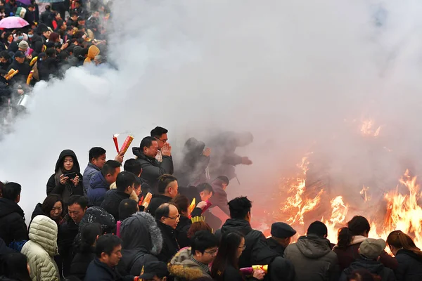 Joss Iyi Şans Için Dua Için Sopa Incenses Nimet Çin — Stok fotoğraf