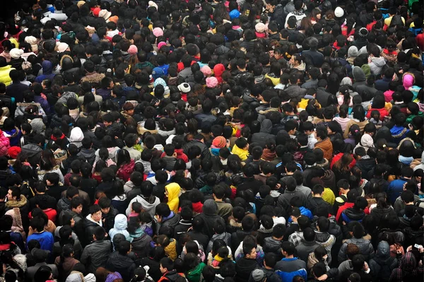 Crowds People Queue Buy Train Tickets Xian Railway Station Xian — Stock Photo, Image