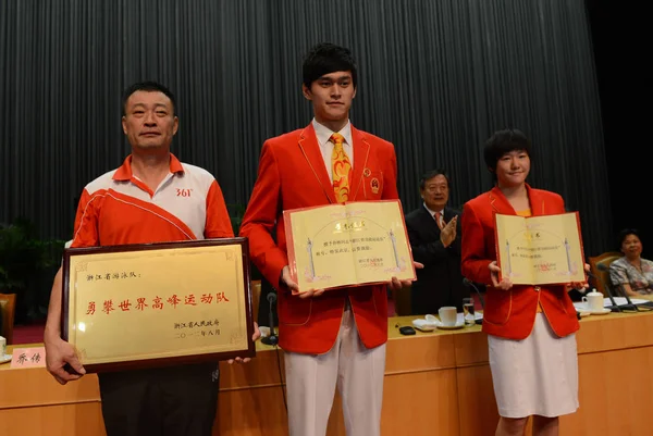 Kínai Olimpiai Úszó Bajnok Világrekordot Birtokosok Shiwen Jobb Sun Yang — Stock Fotó