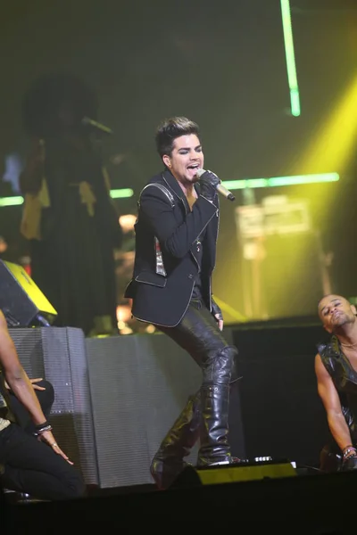 Американский Певец Автор Песен Адам Ламберт Выступает Своем.