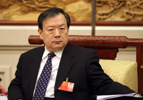 浙江省省长夏宝龙出席了2012年3月6日在中国北京举行的两次会议期间在人民大会堂举行的新闻发布会 — 图库照片