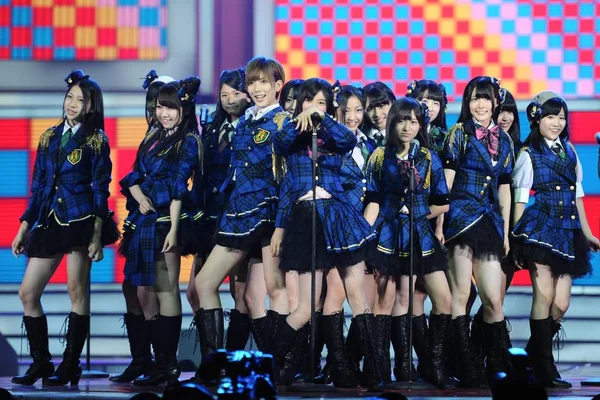 Medlemmar Japansk Flicka Gruppen Akb48 Utföra Cctv Mtv Music Awards — Stockfoto