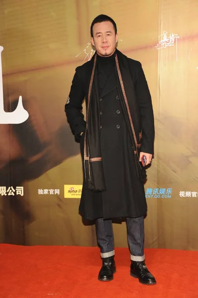 中国歌手杨坤抵达中国北京 在红地毯上摆姿势 他将参加电影 中国十二生肖 Cz12 的首映式 — 图库照片