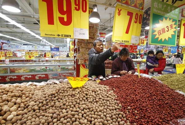 Compradores Chinos Compran Comida Seca Supermercado Ciudad Nanjing Provincia Chinas — Foto de Stock
