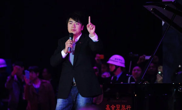 Der Chinesische Pianist Lang Lang Lang Teilt Seine Erfahrung Mit — Stockfoto