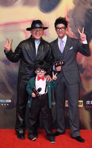 2012 日中国の黄道帯または Cz12 中国の映画のプレミアの到着は 香港カンフー スター ジャッキー チェン左 台湾の歌手兼俳優のワン リーホン — ストック写真